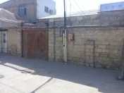 Satılır 6 otaqlı 320000 m2 həyət evi İnşaatçılar m.