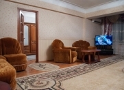 İcarəyə verilir 4 otaqlı 160 m2 köhnə tikili Sahil m.