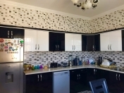 Satılır 6 otaqlı 180 m2 yeni tikili Buzovna