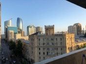 Satılır 3 otaqlı 140 m2 yeni tikili 28 May m.