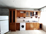 İcarəyə verilir 3 otaqlı 90 m2 köhnə tikili 28 May m.