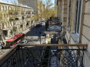 Satılır 3 otaqlı 100 m2 köhnə tikili Sahil m.