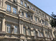 İcarəyə verilir 4 otaqlı 170 m2 köhnə tikili Şah İsmayıl Xətai m.