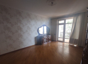 Satılır 3 otaqlı 80 m2 köhnə tikili Təhsil Nazirliyi