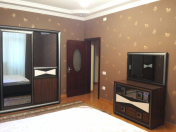 İcarəyə verilir 4 otaqlı 156 m2 yeni tikili Şah İsmayıl Xətai m.