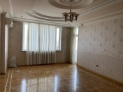 İcarəyə verilir 4 otaqlı 190 m2 yeni tikili Bakı Dövlət Universiteti