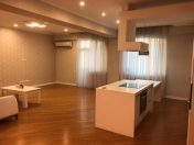 Satılır 3 otaqlı 140 m2 yeni tikili 6 mkr