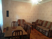 İcarəyə verilir 2 otaqlı 45 m2 köhnə tikili ABŞ səfirliyi