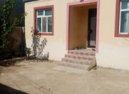 Satılır 3 otaqlı 80 m2 həyət evi Ramana