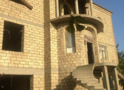 Satılır 10 otaqlı 550 m2 həyət evi Y.Günəşli