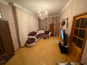 İcarəyə verilir 3 otaqlı 70 m2 köhnə tikili Nizami m.