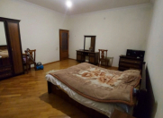 İcarəyə verilir 4 otaqlı 140 m2 yeni tikili Memar Əcəmi m.