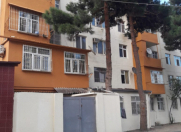 Satılır 1 otaqlı 45 m2 köhnə tikili İnşaatçılar m.