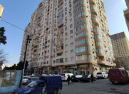 Satılır 4 otaqlı 135 m2 yeni tikili İnşaatçılar m.