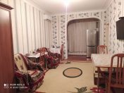 Satılır 2 otaqlı 55 m2 köhnə tikili Memar Əcəmi m.