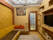 Satılır 5 otaqlı 140 m2 köhnə tikili Sahil m.