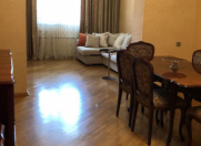 İcarəyə verilir 3 otaqlı 120 m2 köhnə tikili 28 May m.