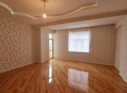 Satılır 3 otaqlı 140 m2 yeni tikili Xırdalan