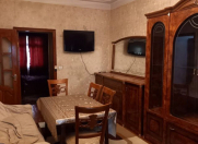 İcarəyə verilir 3 otaqlı 60 m2 köhnə tikili Memar Əcəmi m.