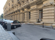 Satılır 3 otaqlı 100 m2 köhnə tikili Səbail r.