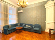 İcarəyə verilir 3 otaqlı 70 m2 köhnə tikili İçəri Şəhər m.