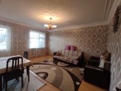 Satılır 4 otaqlı 75 m2 köhnə tikili Qara Qarayev m.