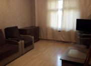 İcarəyə verilir 2 otaqlı 65 m2 köhnə tikili Qara Qarayev m.