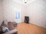 Satılır 2 otaqlı 70 m2 köhnə tikili İçəri Şəhər m.