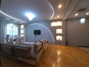 İcarəyə verilir 3 otaqlı 110 m2 yeni tikili Axundov bağı