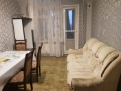 Satılır 3 otaqlı 75 m2 köhnə tikili Xalqlar Dostluğu m.