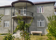 İcarəyə verilir 3 otaqlı 130 m2 həyət evi Oğuz
