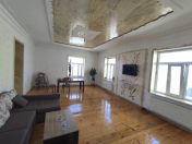 Satılır 9 otaqlı 240 m2 həyət evi Badamdar