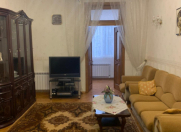 İcarəyə verilir 2 otaqlı 75 m2 köhnə tikili Sahil m.