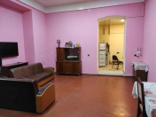 İcarəyə verilir 2 otaqlı 60 m2 köhnə tikili 28 May m.