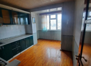 Satılır 5 otaqlı 130 m2 köhnə tikili Xalqlar Dostluğu m.