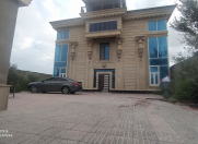 Satılır 9 otaqlı 505 m2 villa Binə