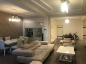 Satılır 4 otaqlı 203 m2 yeni tikili 4 mkr