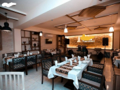 İcarəyə verilir 4 otaqlı 400 m2 obyekt Memar Əcəmi m.