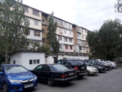 Satılır 2 otaqlı 60 m2 köhnə tikili 8 km