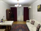 Satılır 2 otaqlı 49 m2 köhnə tikili Dövlət Statistika Komitəsi