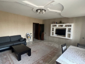 Satılır 4 otaqlı 90 m2 köhnə tikili Həzi Aslanov m.