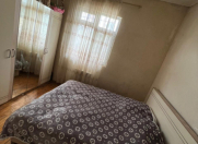 İcarəyə verilir 3 otaqlı 200 m2 köhnə tikili Şah İsmayıl Xətai m.