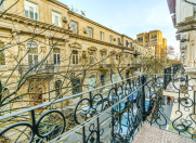 Satılır 2 otaqlı 60 m2 köhnə tikili Fəvvarələr meydanı