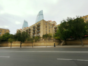 İcarəyə verilir 3 otaqlı 102 m2 köhnə tikili İçəri Şəhər m.