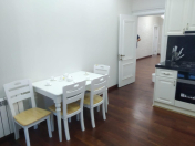 Satılır 4 otaqlı 176 m2 yeni tikili Nizami m.