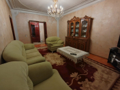 Satılır 4 otaqlı 118 m2 köhnə tikili Qara Qarayev m.