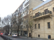 İcarəyə verilir 3 otaqlı 120 m2 köhnə tikili Axundov bağı