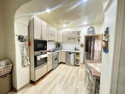 Satılır 3 otaqlı 90 m2 köhnə tikili Elit ticarət mərkəzi