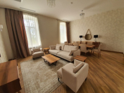 İcarəyə verilir 3 otaqlı 130 m2 köhnə tikili Azneft meydanı