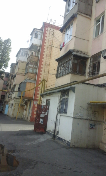 Satılır 3 otaqlı 70 m2 köhnə tikili Metropark